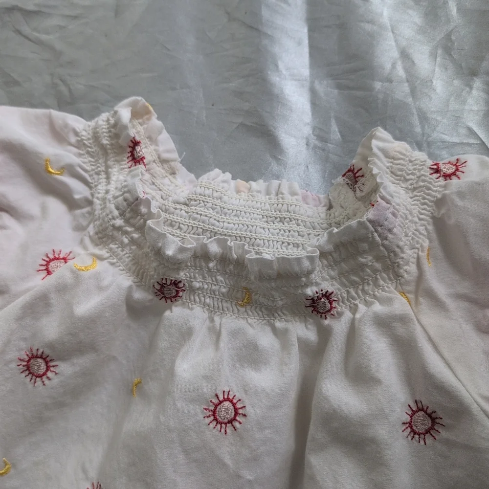 Genuine Kid from Oshkosh Girl's Dress 12M Moon & Sun Embroidered‎ Ivory/Orange